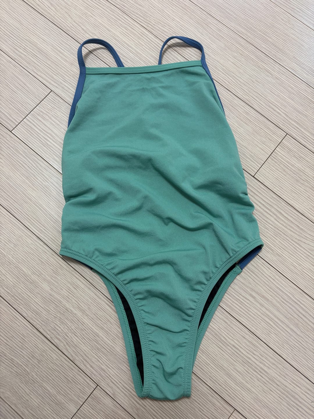Customer photo review of LENNOX ONE PIECE - Matcha|Storm
