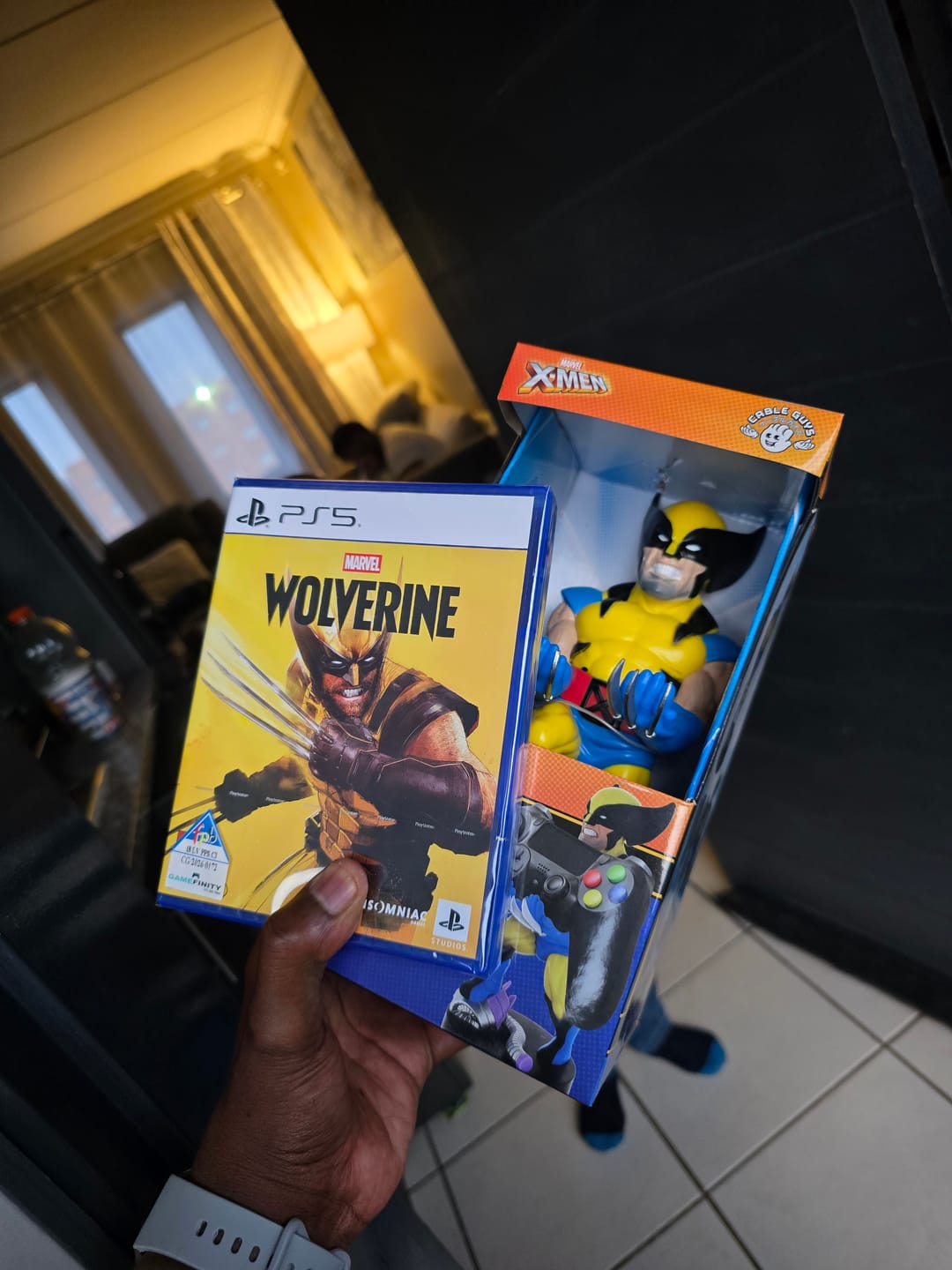 Customer photo review of Marvel's Wolverine (PS5) + Cable Guy: Wolverine Bundle