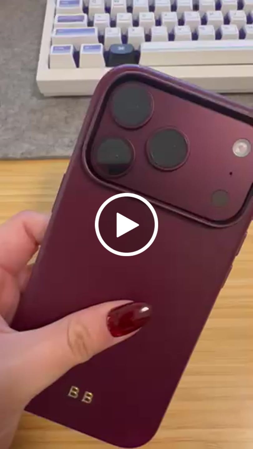 Customer video review of iPhone 18 Pro Leather Case - MagSafe - Burgundy