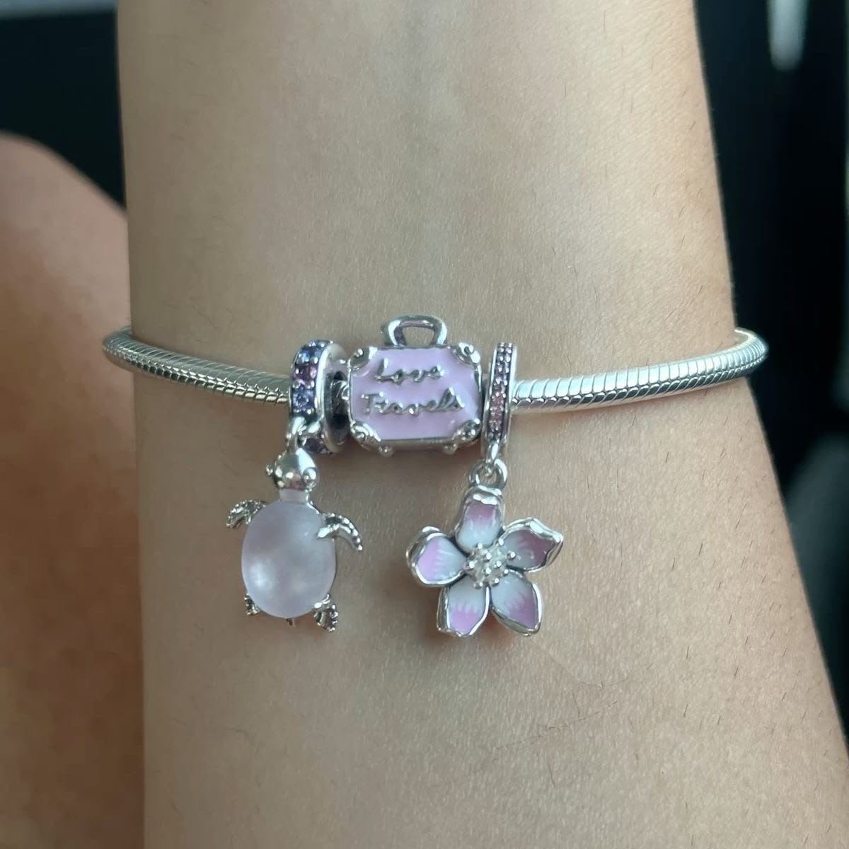 Customer photo review of Brazalete Cadena de Serpiente con Broche de Corazón