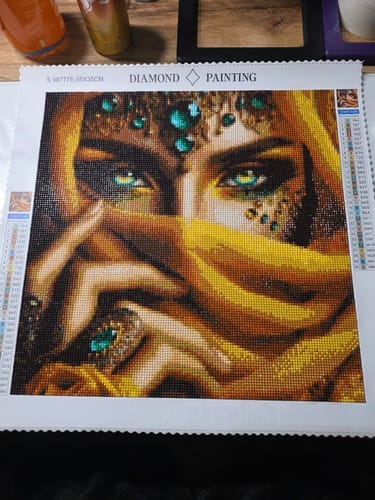 Customer photo review of Woman with scarf, yellow | Diamond Painting Kit