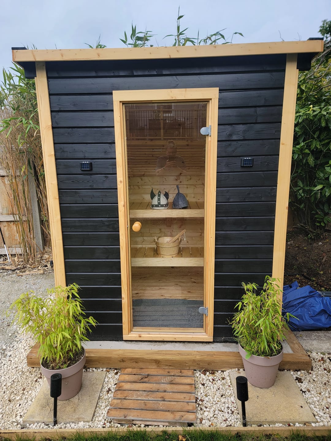 Customer photo review of Eir (2,6m2 | 1,8x1,6m |44mm) Compact Garden Sauna Set - 6kw Heater and Roofing Felt Included