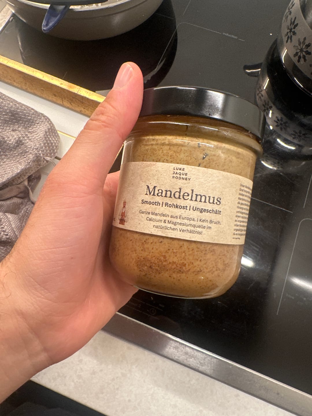 Customer photo review of Braunes Rohkost Mandelmus