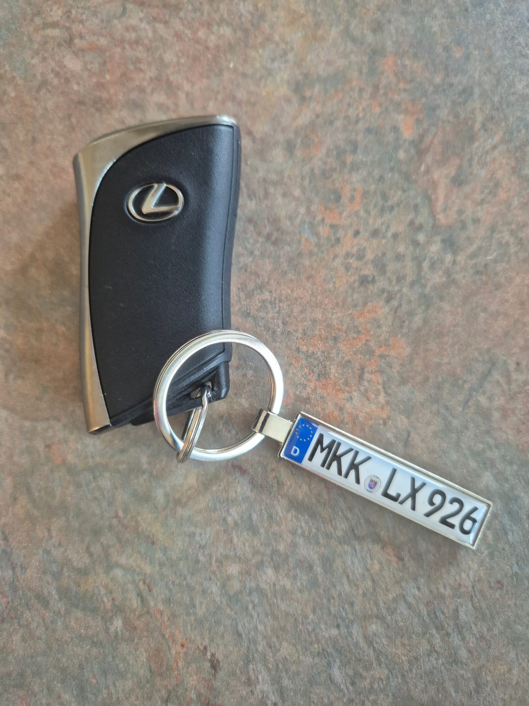 Customer photo review of Kennzeichen Schlüsselanhänger Mini Nummernschild Metall