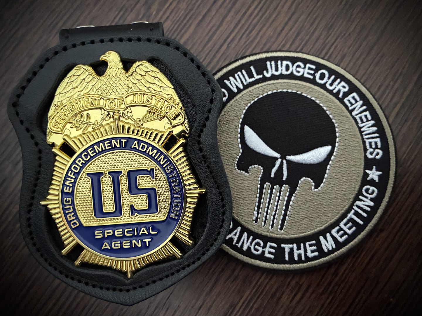 Customer photo review of US DEA SP special agent Badge Replica Movie Props