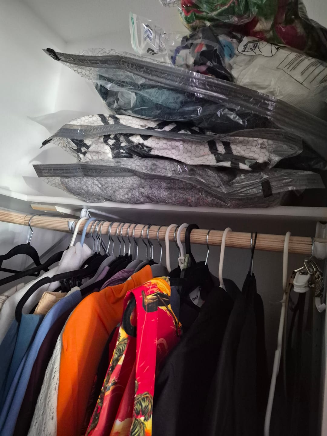 Customer photo review of ⏳Limited-time 50% discount! ✨🔥USB Electric Vacuum Compression Bag ✨A set of 6 compression bags- Save space and travel light!
