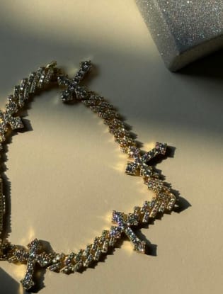 Customer photo review of 6MM Single Row VVS Moissanite Cuban Chain with 13mm Cross Link