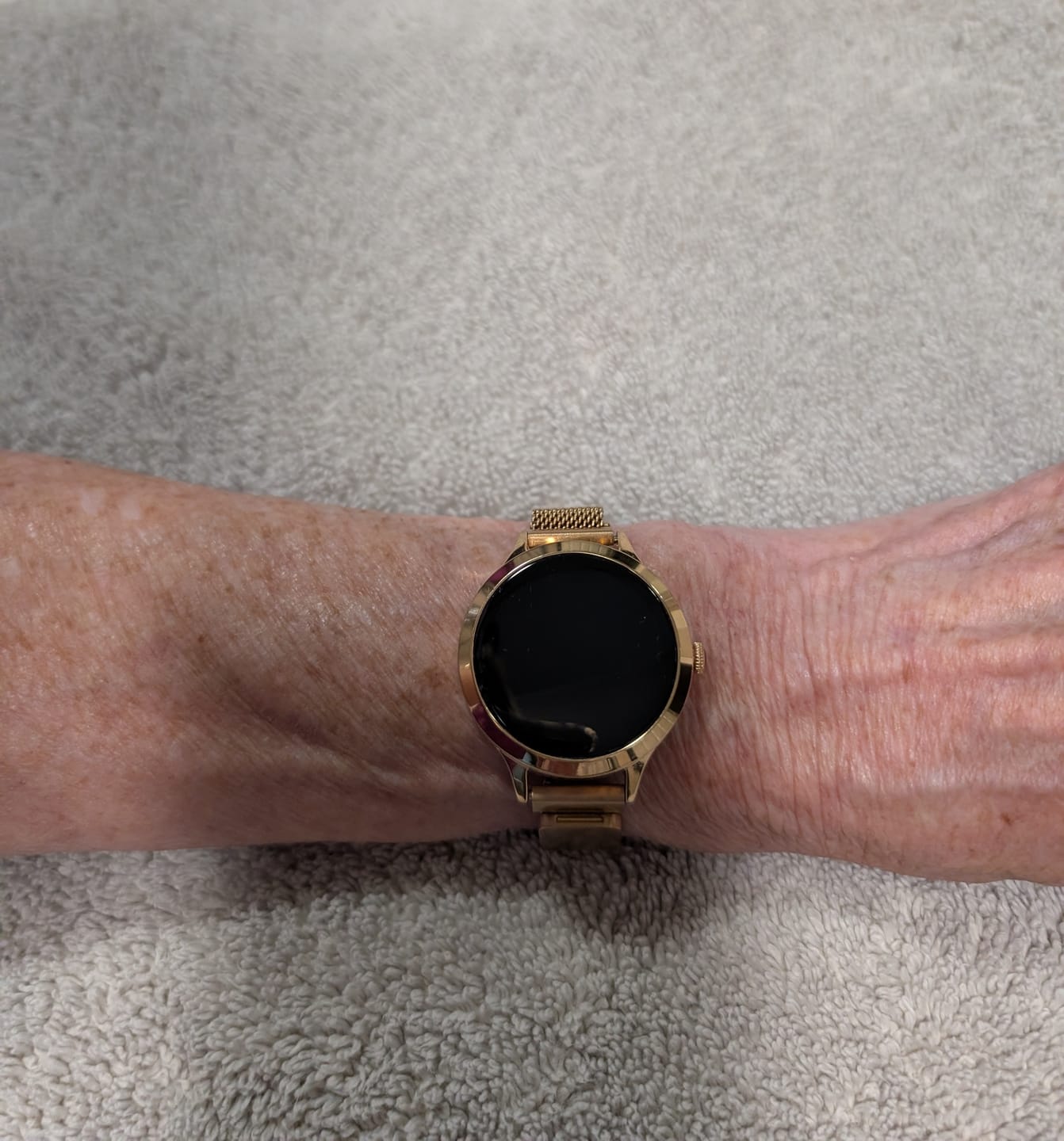 Customer photo review of NOVACCHI SOLARA Petite — Women's Smartwatch for Small Wrists