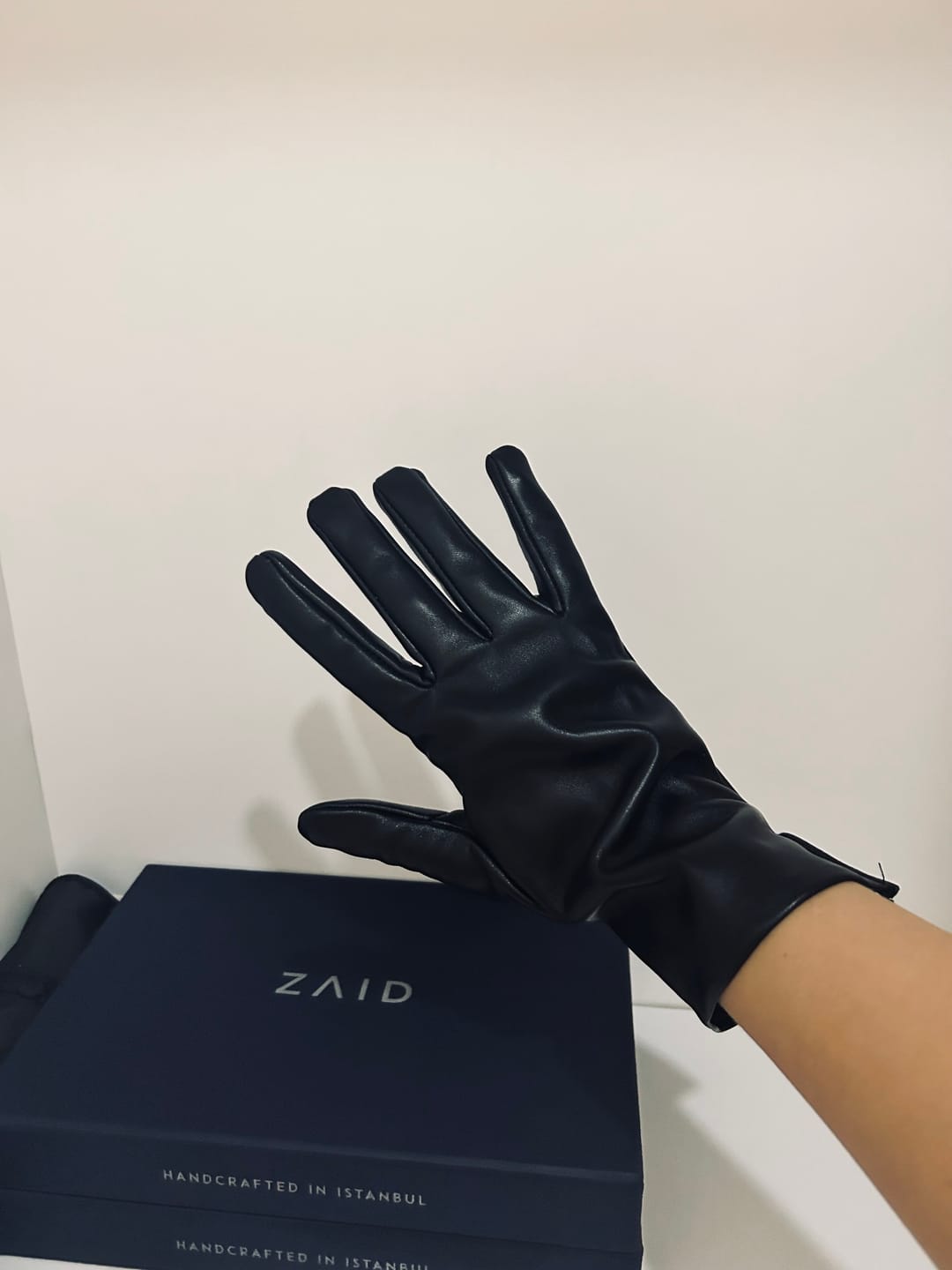Customer photo review of Kadın Kışlık Deri Eldiven Siyah