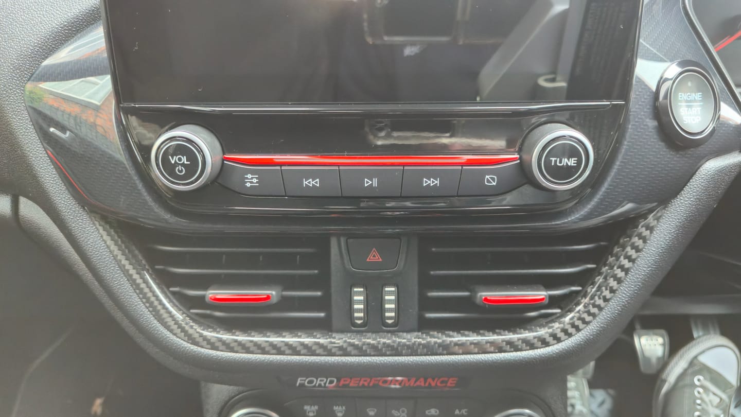 Customer photo review of Mk8/8.5 Fiesta & Mk2 Puma Real Carbon Fibre Centre Heater Vent Trim