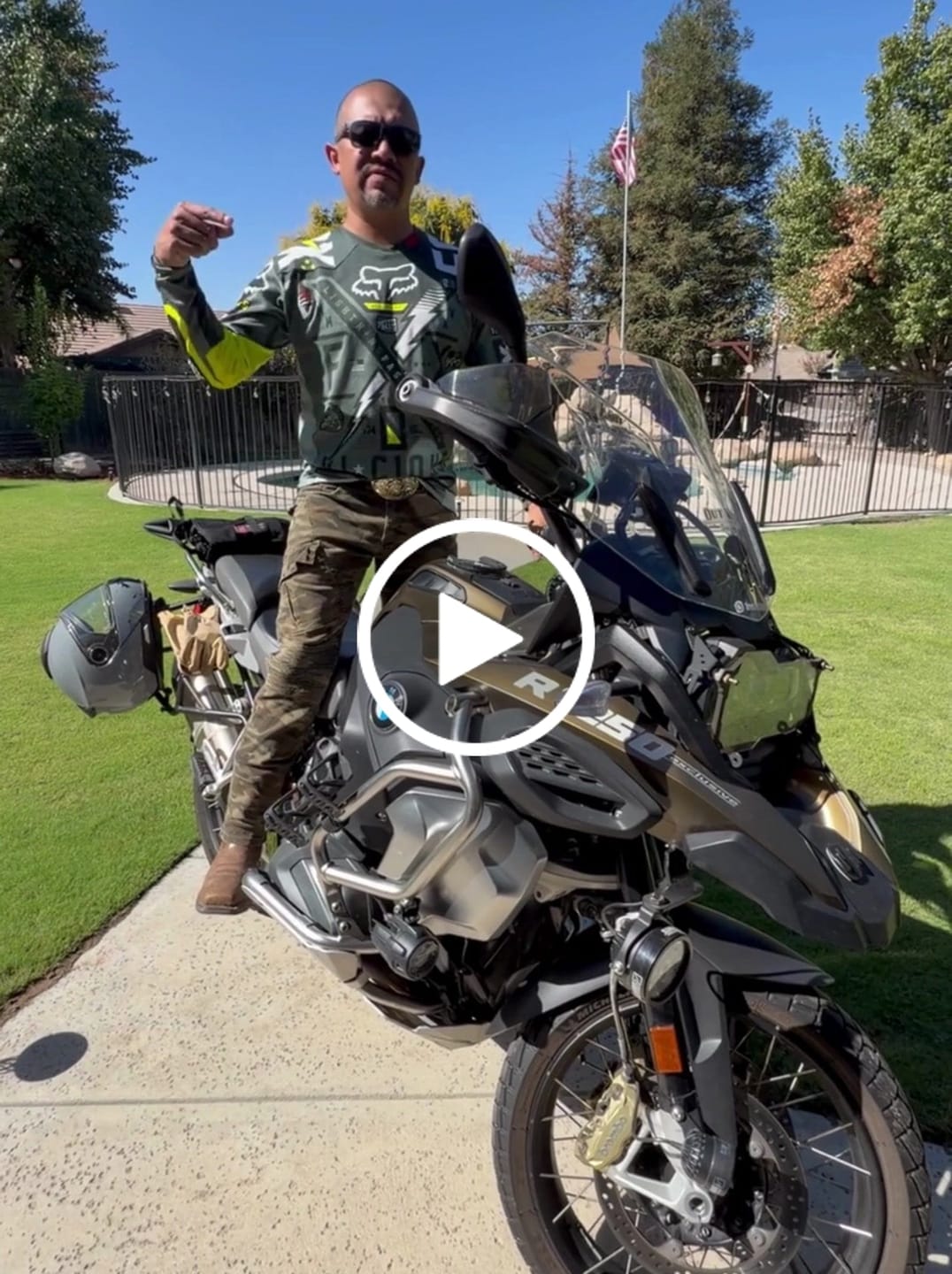 Customer video review of Viking Odyssey Adventure Touring Tool/Roll Bag w/ Rain Cover