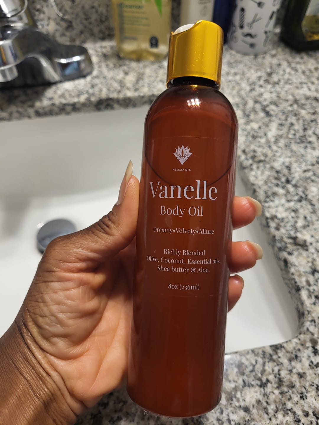 Customer photo review of Vanelle Body Oil – Vanilla Indulgence