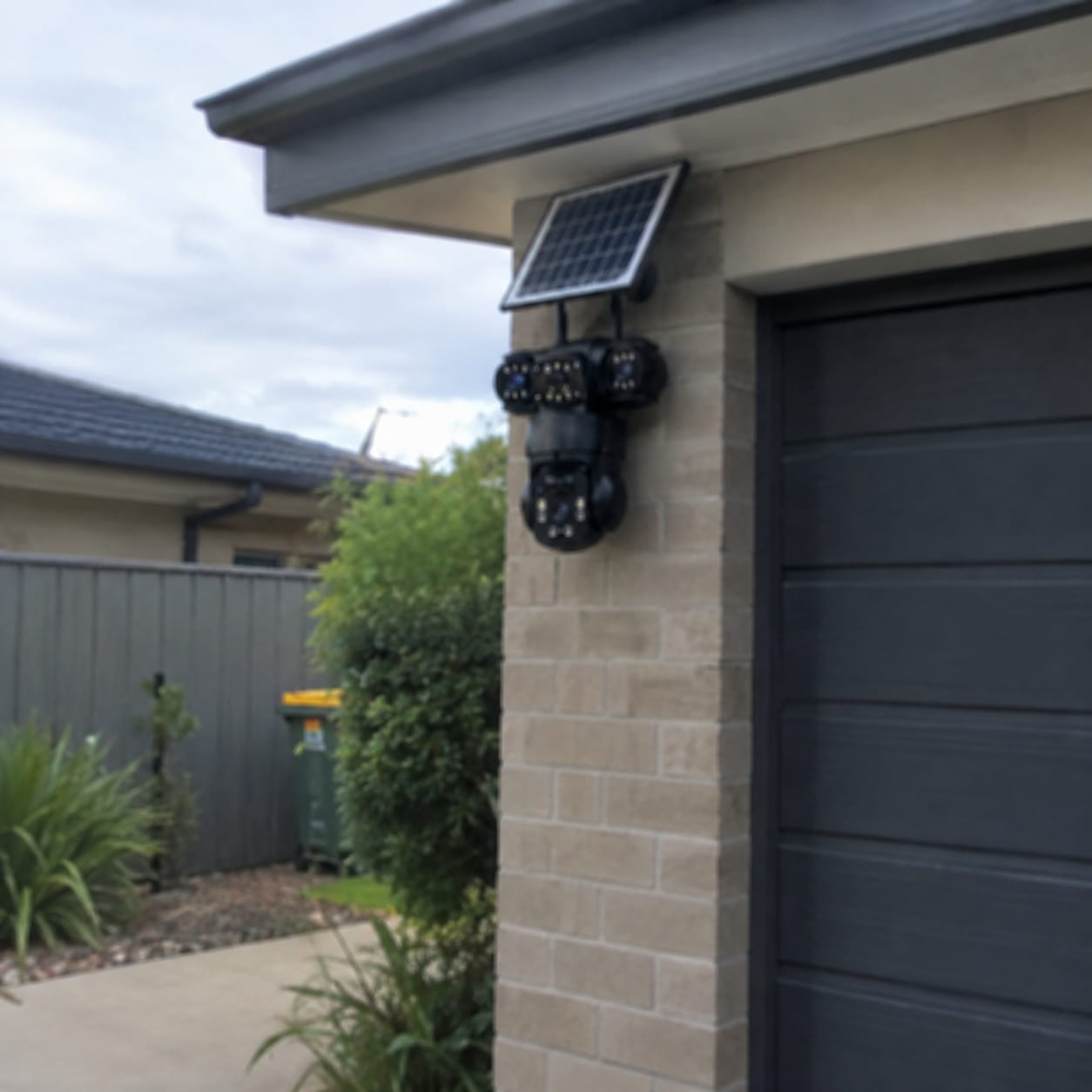 Customer photo review of 4G Solar Security Camera 6MP | Triple Lens PTZ | IP65 Waterproof Night Vision