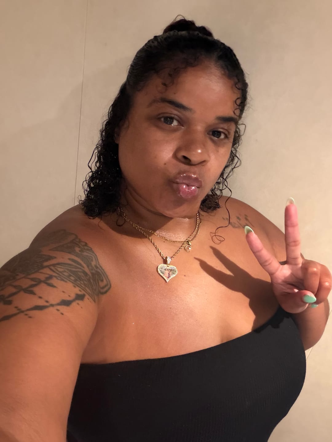 Customer photo review of Iced Photo Pendant w/ Rope Chain