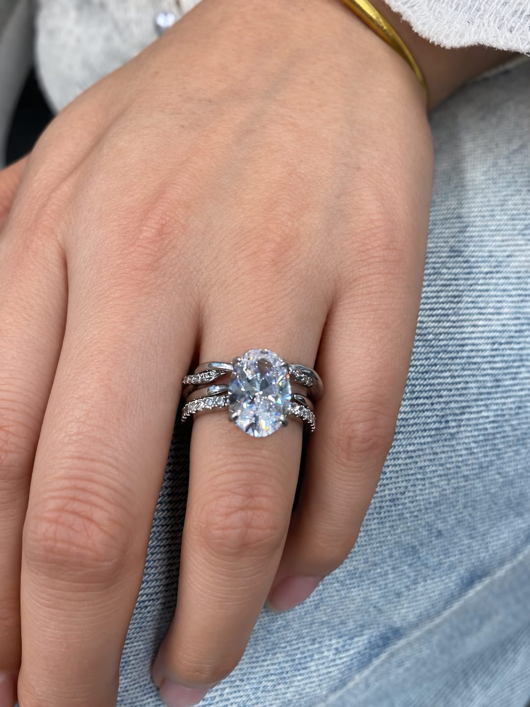 Customer photo review of S925 3PC 4.0Ct Oval Cut Hidden Halo Ring & Twist Band Stackable Statement Ring Sets For Travel