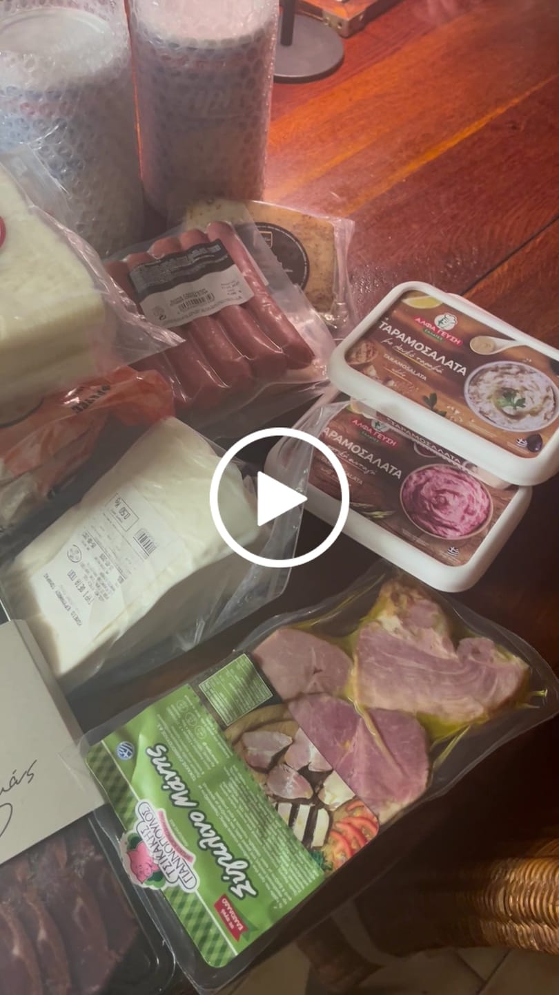 Customer video review of Vanilla Wafer rolls Caprice - 3x250g