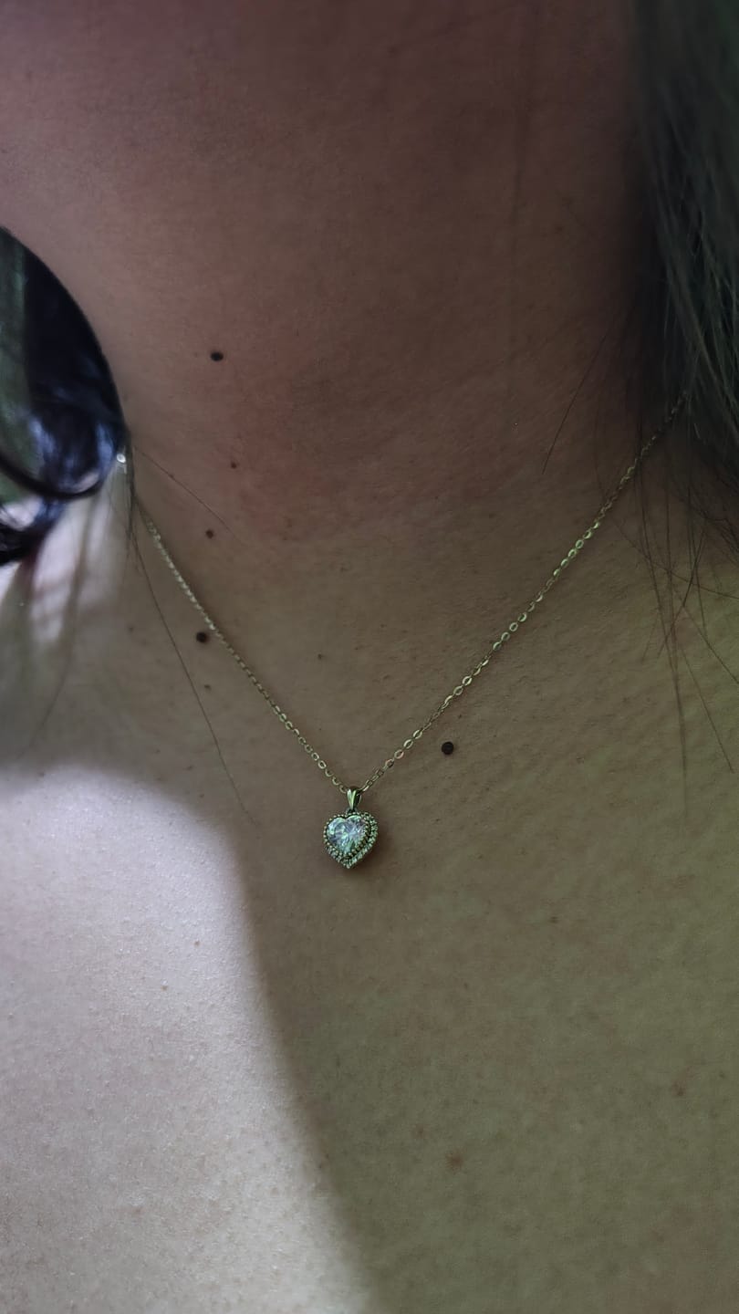 Customer photo review of Collares - Corazón Punto de Luz