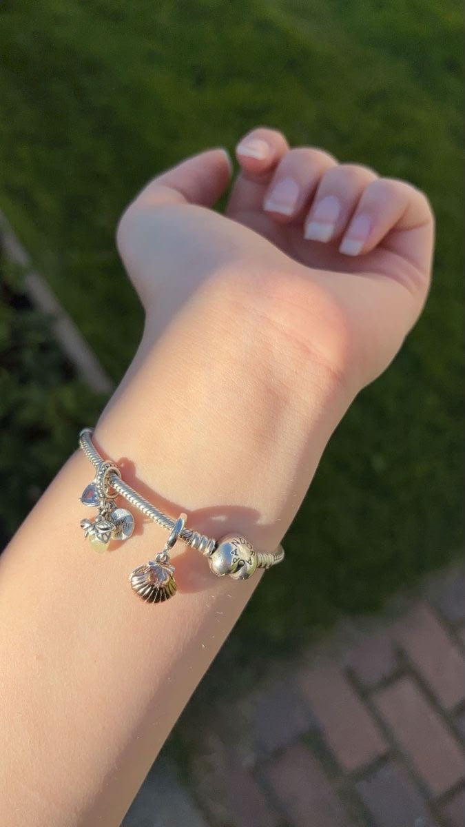 Customer photo review of Brazalete Cadena de Serpiente con Broche de Corazón