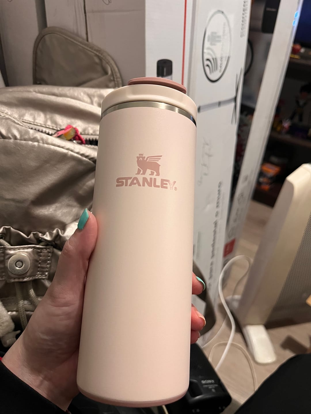 Customer photo review of Botella Térmica Flip Top Mug Rose Quartz | 354 ml