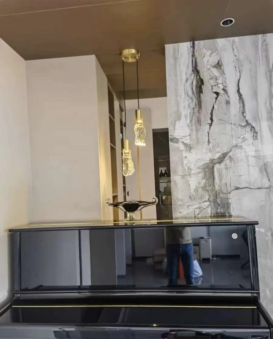 Customer photo review of Rough-Cut Crystal Pendant Light for Bedside, Brass, 28 cm