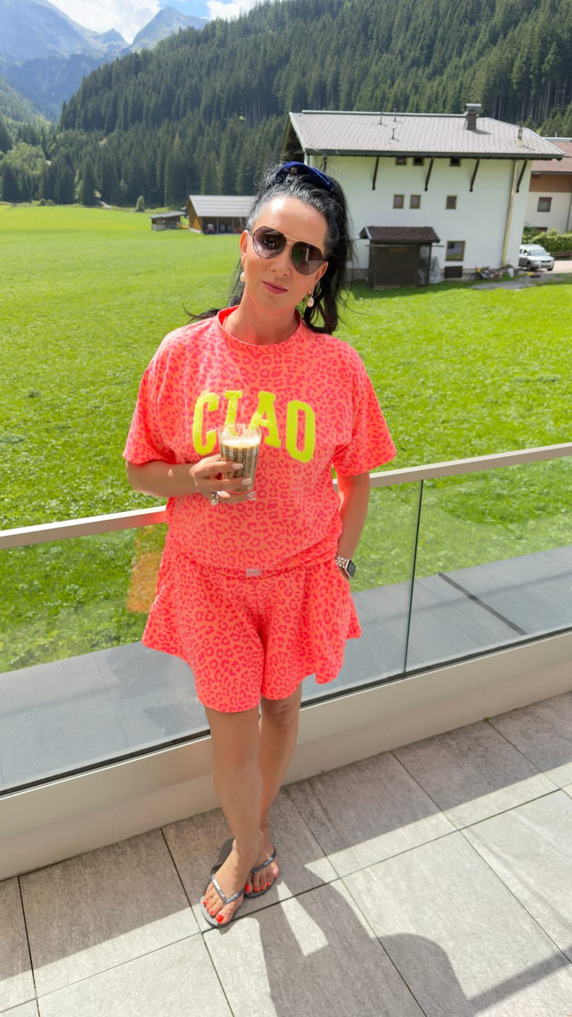 Customer photo review of Neckholder Top mit Bindedetail LEO rot/gelb