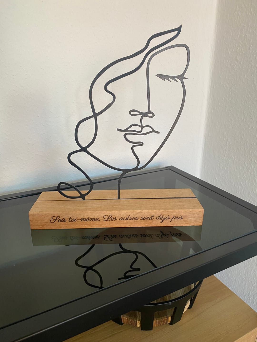 Customer photo review of ATLAS – Femme aux cheveux bouclés