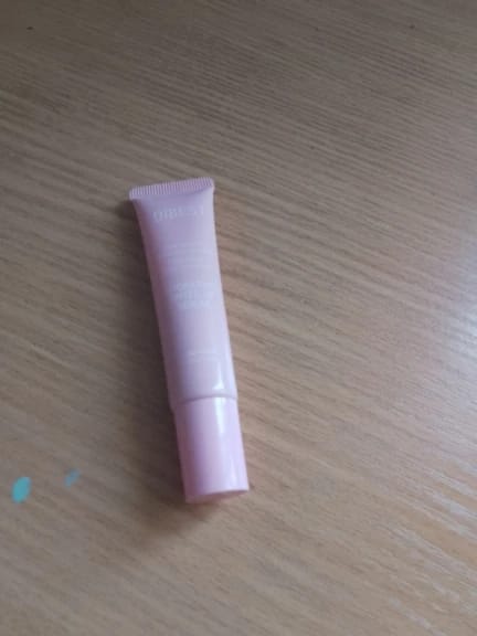 Customer photo review of Crystal Moisturizing Tinted Lip Balm