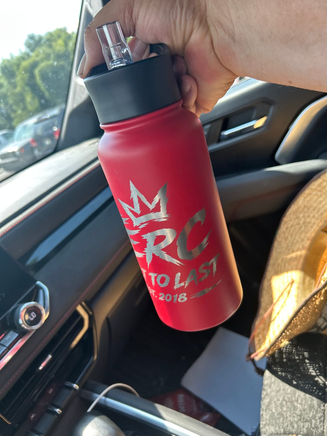 Customer photo review of IERC 32oz Water Bottle