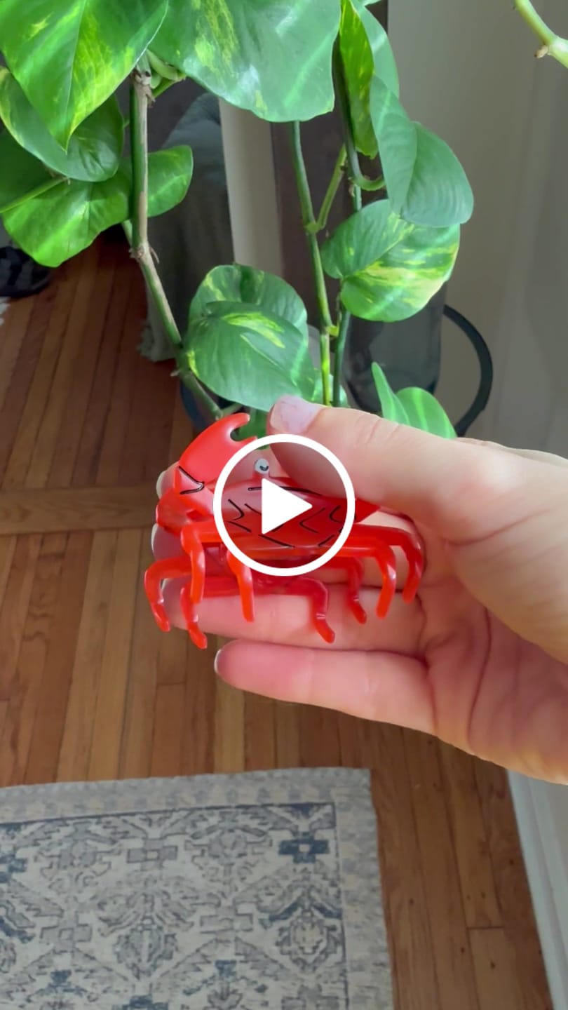 Customer video review of Mini Crab Hair Claw Clip