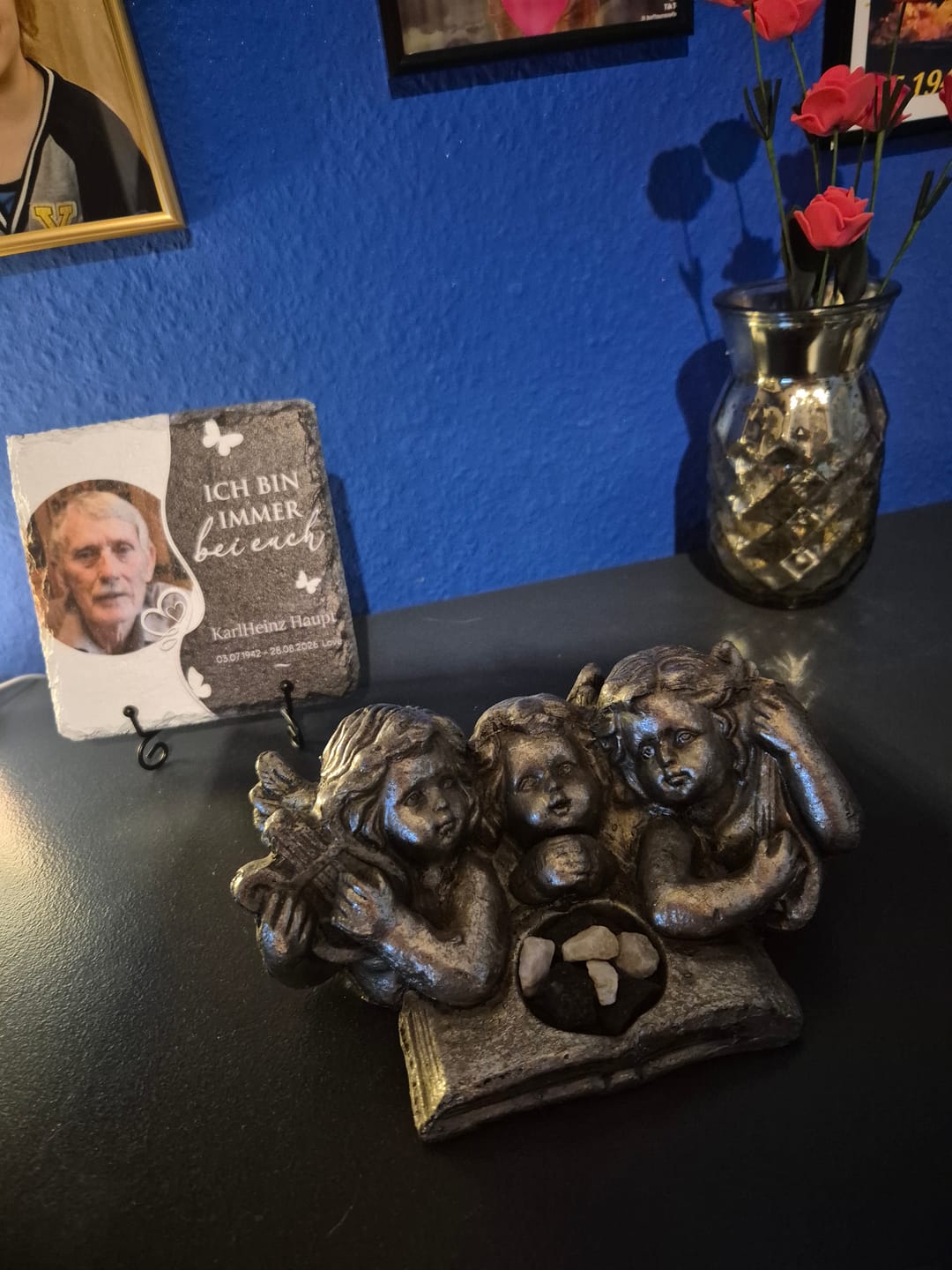 Customer photo review of Immer in unserem Herzen - Personalisierte Schiefertafel