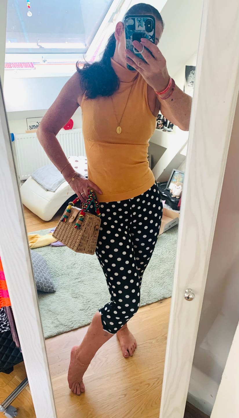 Customer photo review of "Polka Chic" weiche Capri Legging aus Viscose - schwarz/ weiß
