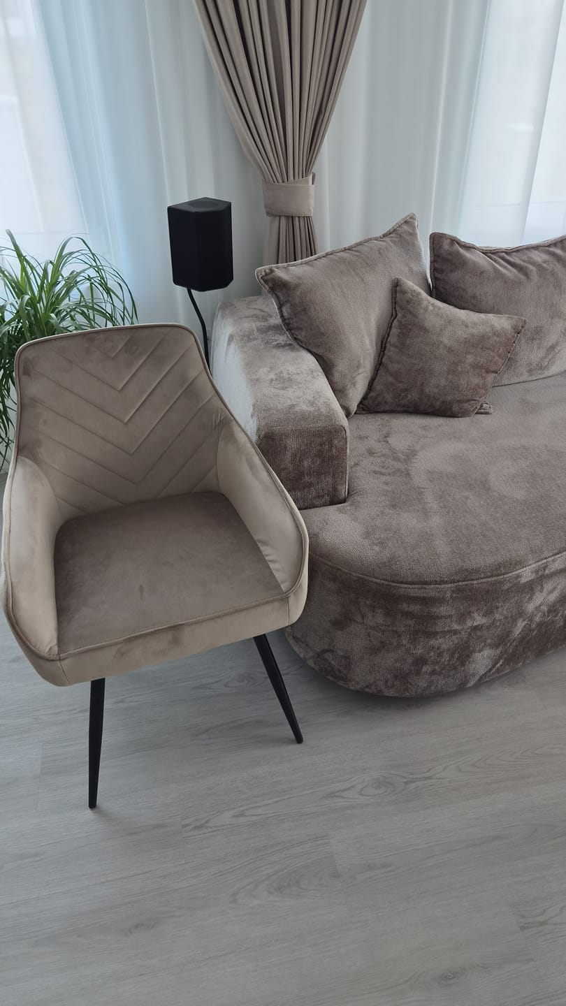 Customer photo review of Scaun SERVIO, stofă catifelata/metal, bej închis - Bluvel 40/negru mat, 55×58×88 cm