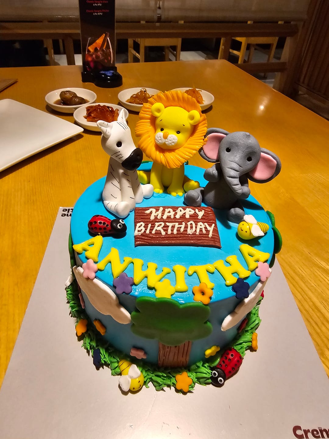 Customer photo review of Jungle Theme Cake for Kids