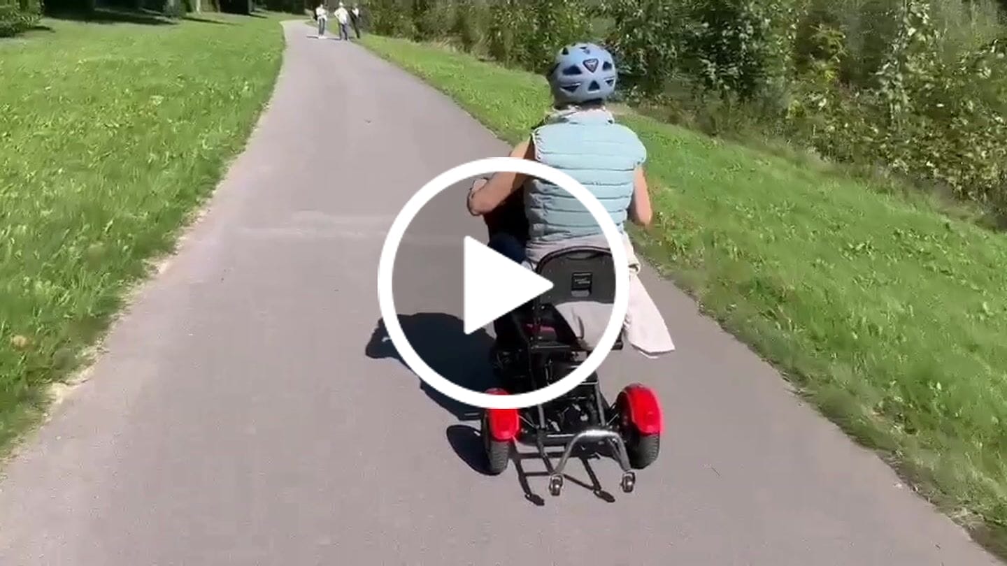 Customer video review of Mini scooter électrique S2 pliable – 3 roues 300W/600W, mobilité pratique pour seniors et PMR