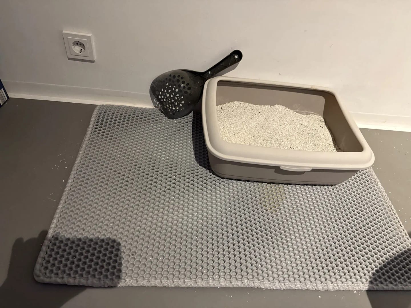 Customer photo review of The MiloPaw™ Ultimate LitterGuard