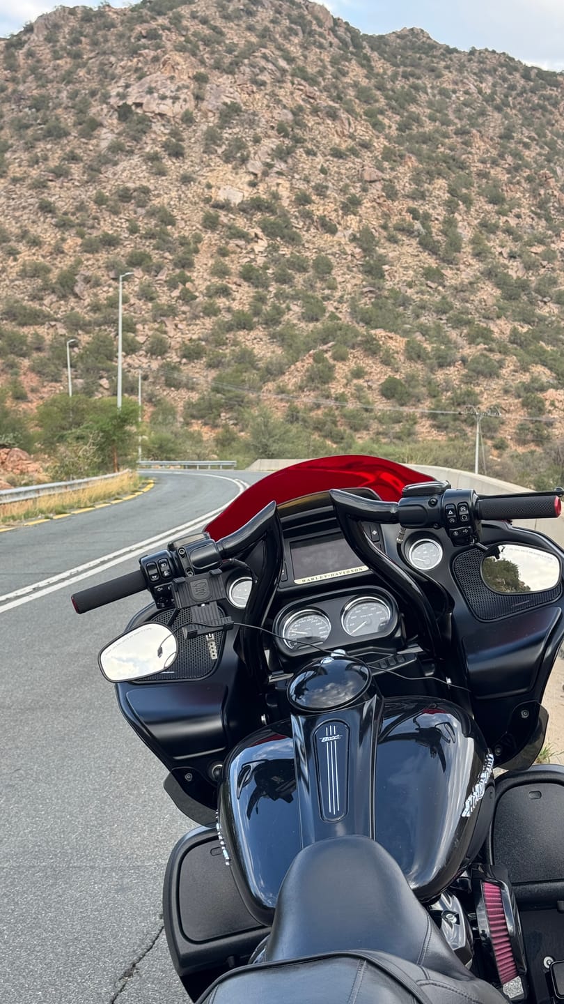 Customer photo review of LA Choppers Black 12" Hammerhead Handlebar T-Bar Harley FLTR 15-23
