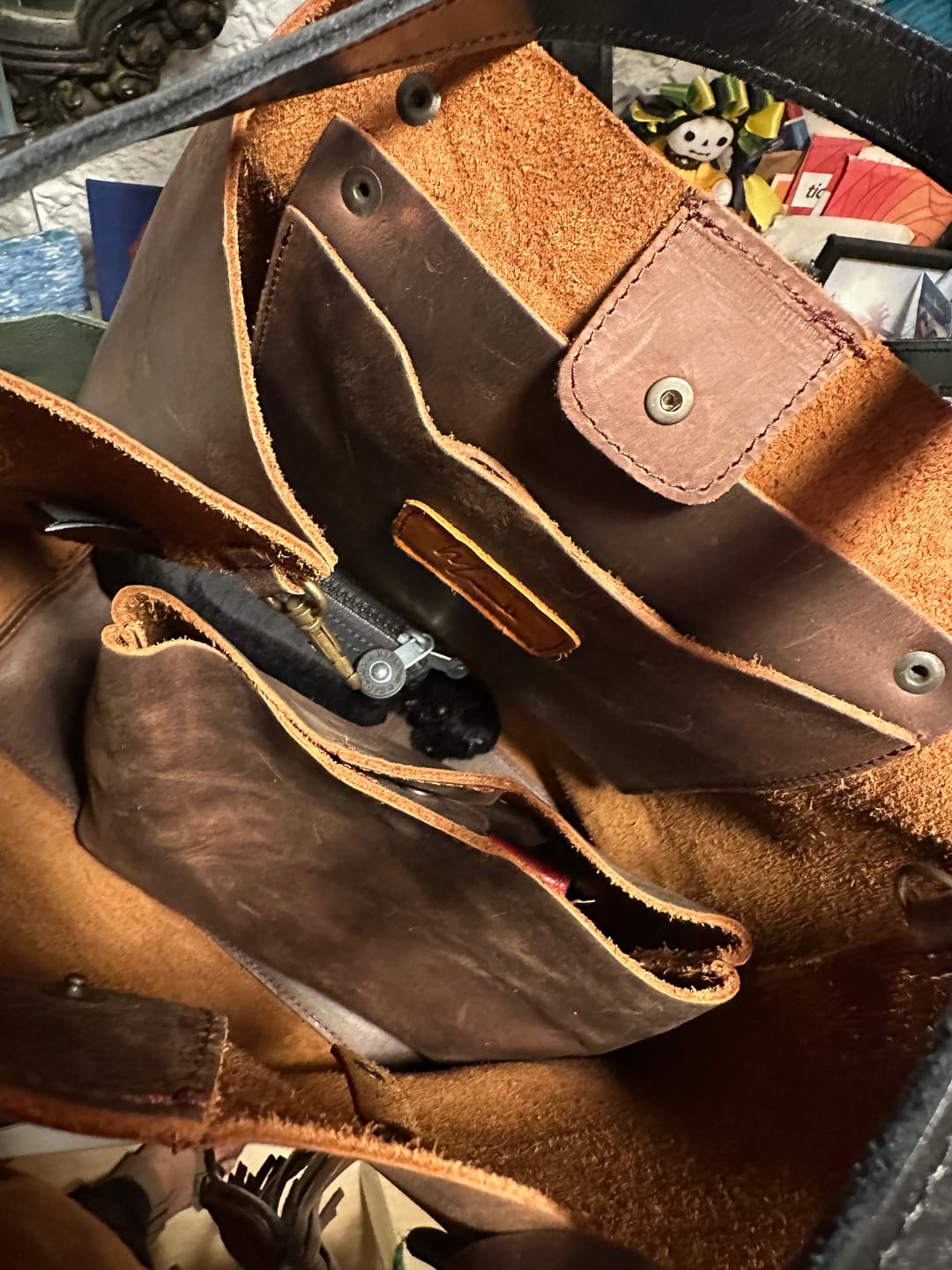 Customer photo review of Tote Cuero Praga Plus+ Doble Vista