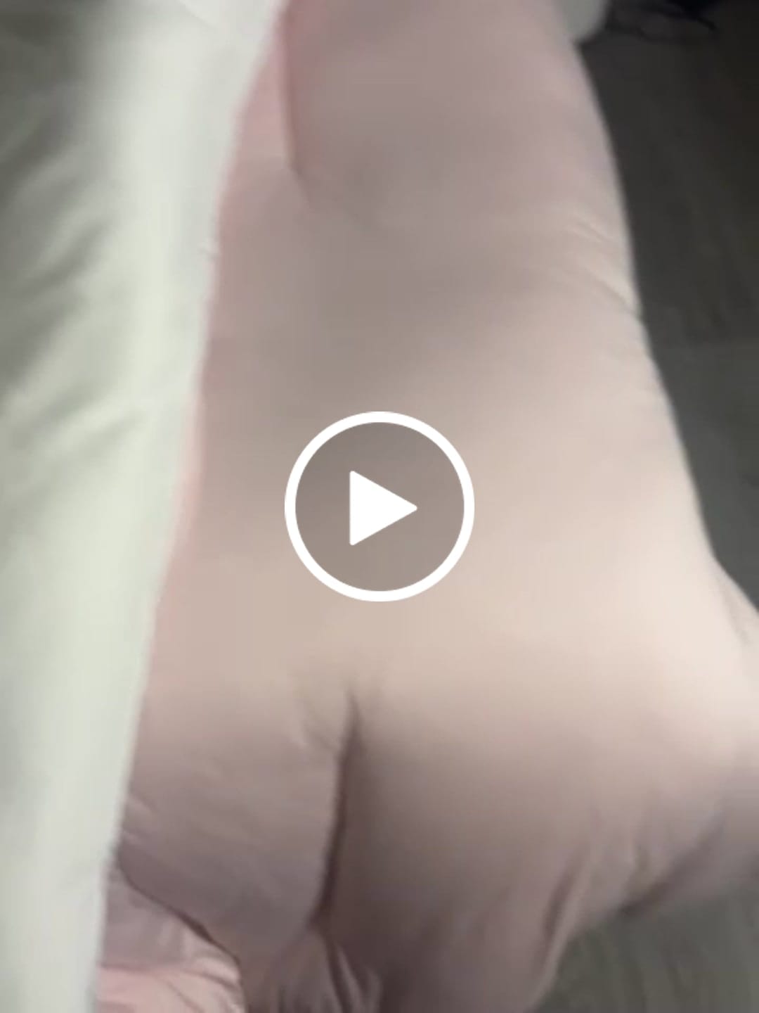 Customer video review of MarshMellow Comforter