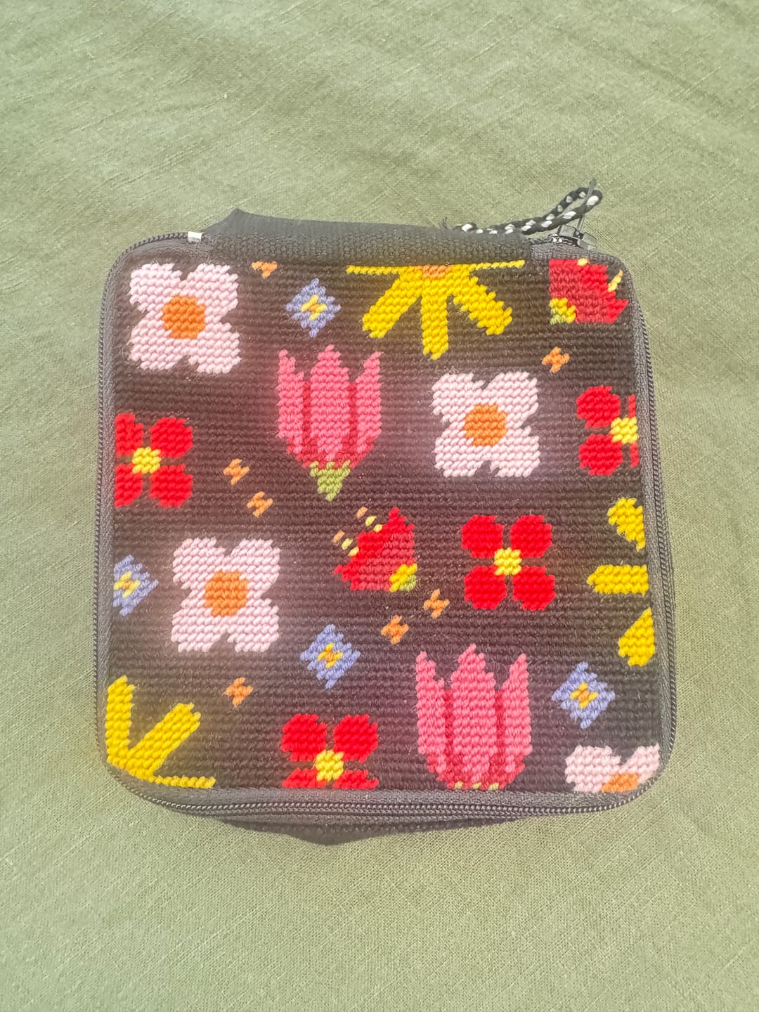Customer photo review of POP ART PETALS - Needlepoint Pouch Kit