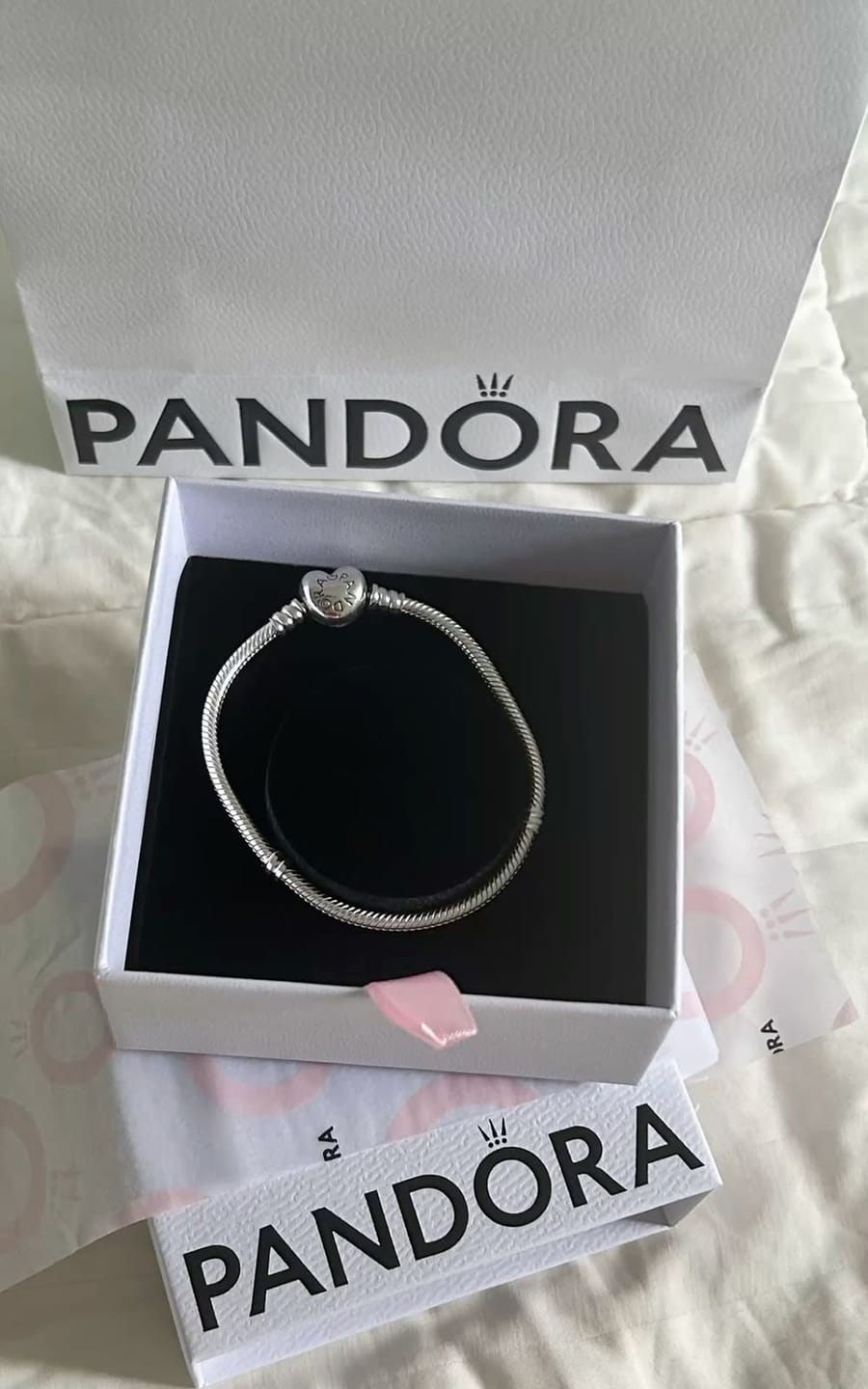 Customer photo review of Brazalete Cadena de Serpiente con Broche de Corazón