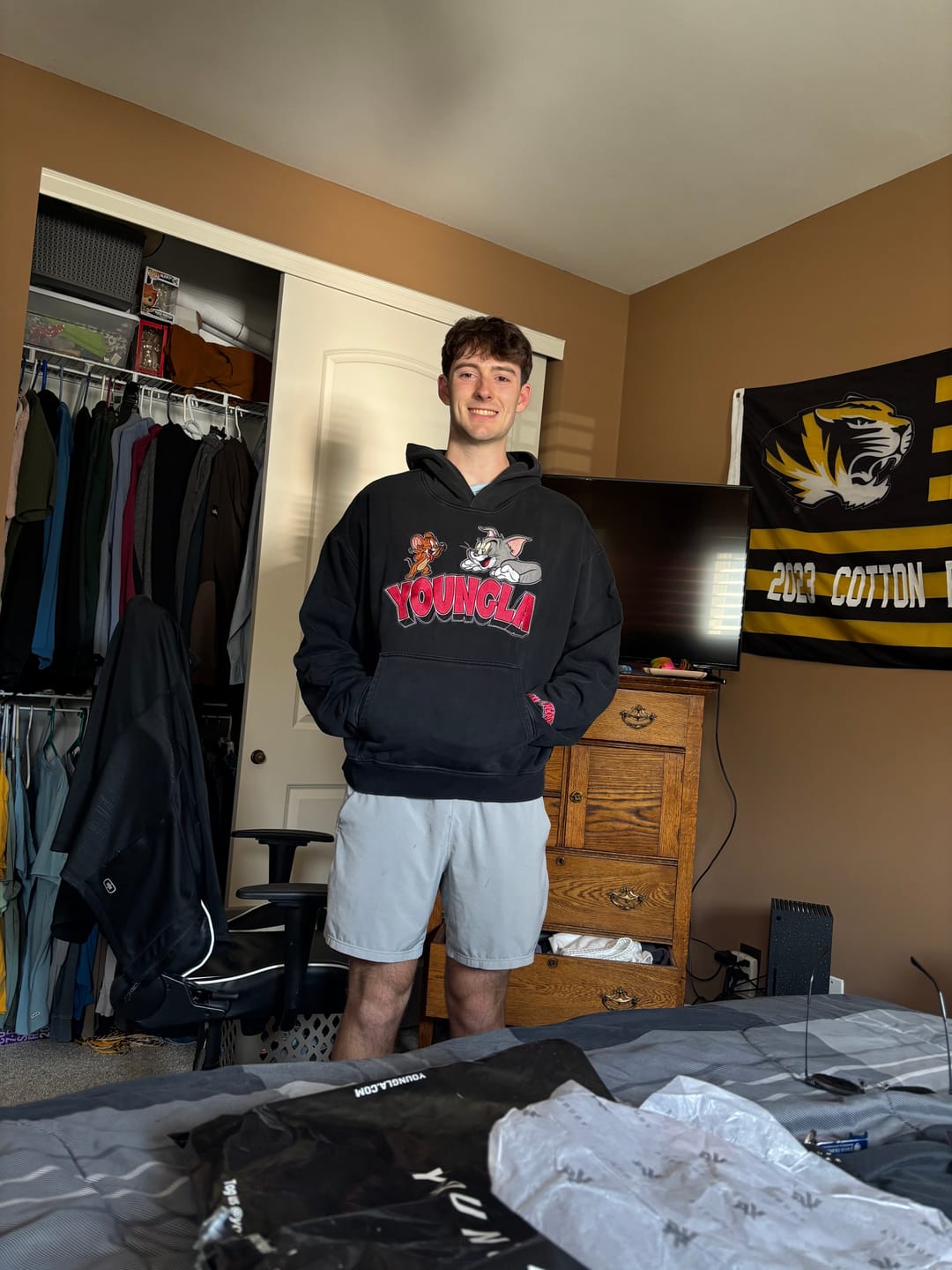 Customer photo review of 5047 - Tom & Jerry Pullover