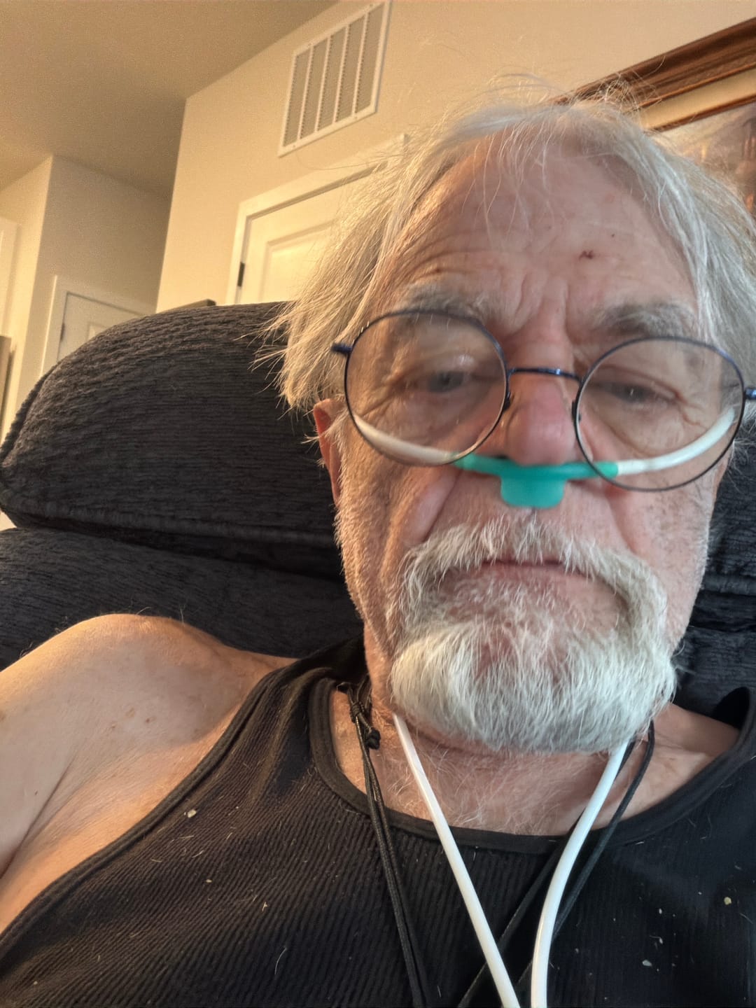 Customer photo review of VARON VH-2 Pro | Continuous Flow Stationary Oxygen Concentrator (1-8 settings)
