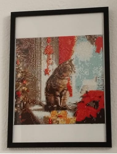 Customer photo review of Christmas cat in front of window | Diamond Painting Kit