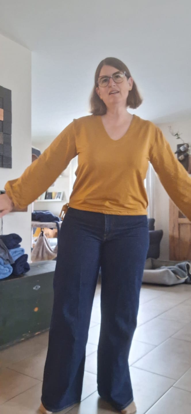 Customer photo review of Greta | Oberteil mit Ballonärmel und Bindeband am Saum | Tencelsweat senfgelb