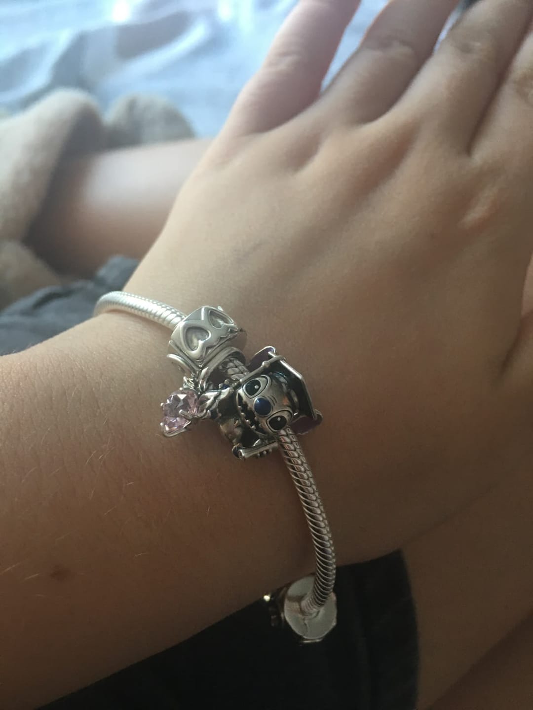 Customer photo review of Brazalete Cadena de Serpiente con Broche de Corazón