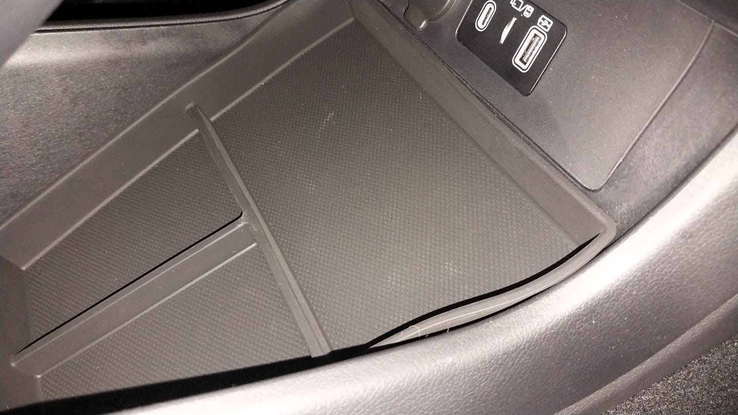 Customer photo review of Center Lower Storage For BYD Sealion 5 (2026)