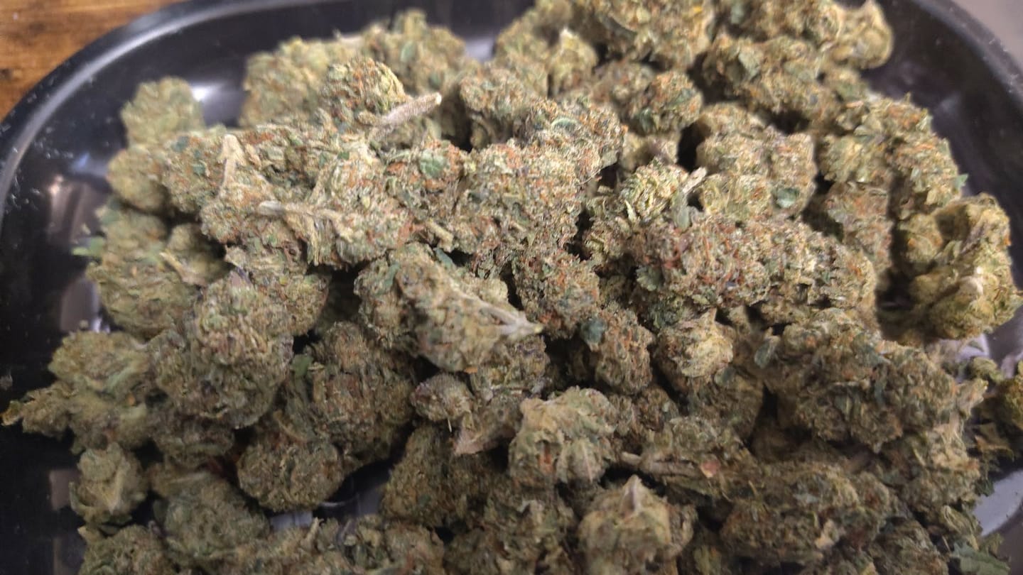 Customer photo review of Raspberry Kush - 28 Grams - Indica