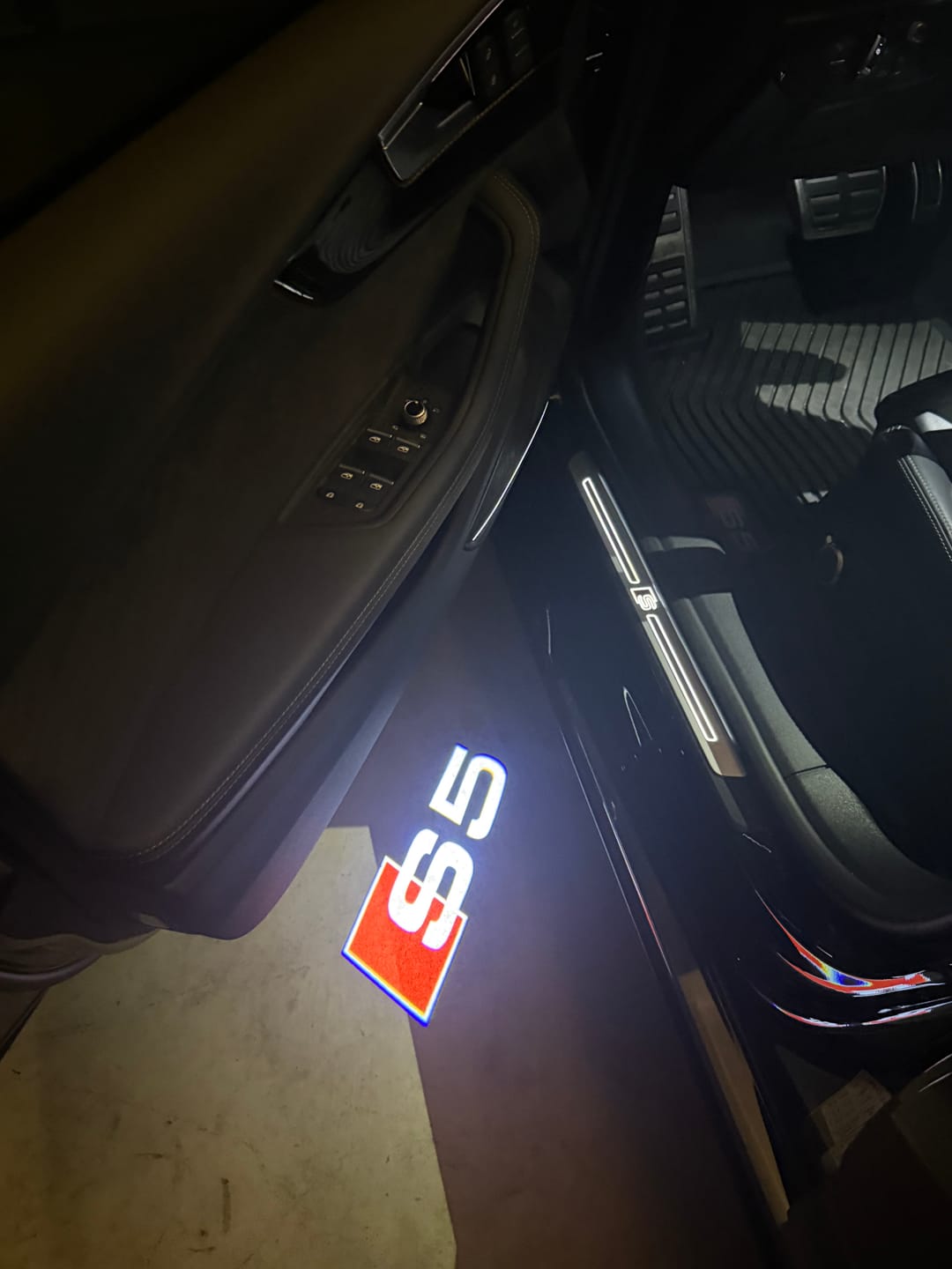 Customer photo review of AUDI DOOR LIGHTS