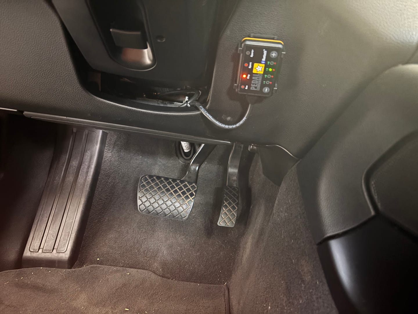 Customer photo review of Pedal Commander for Porsche Macan