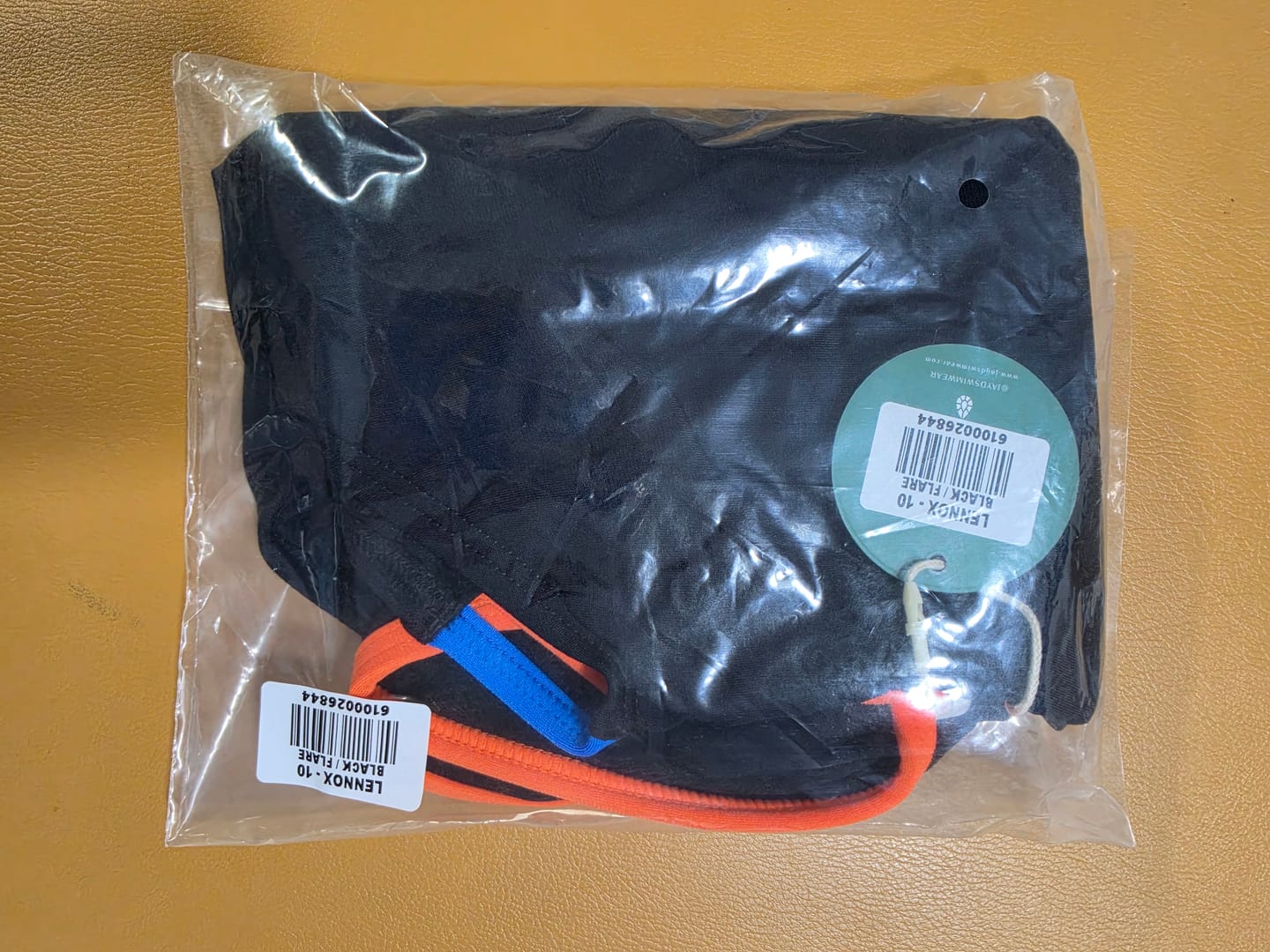 Customer photo review of LENNOX ONE PIECE - Black|Flare